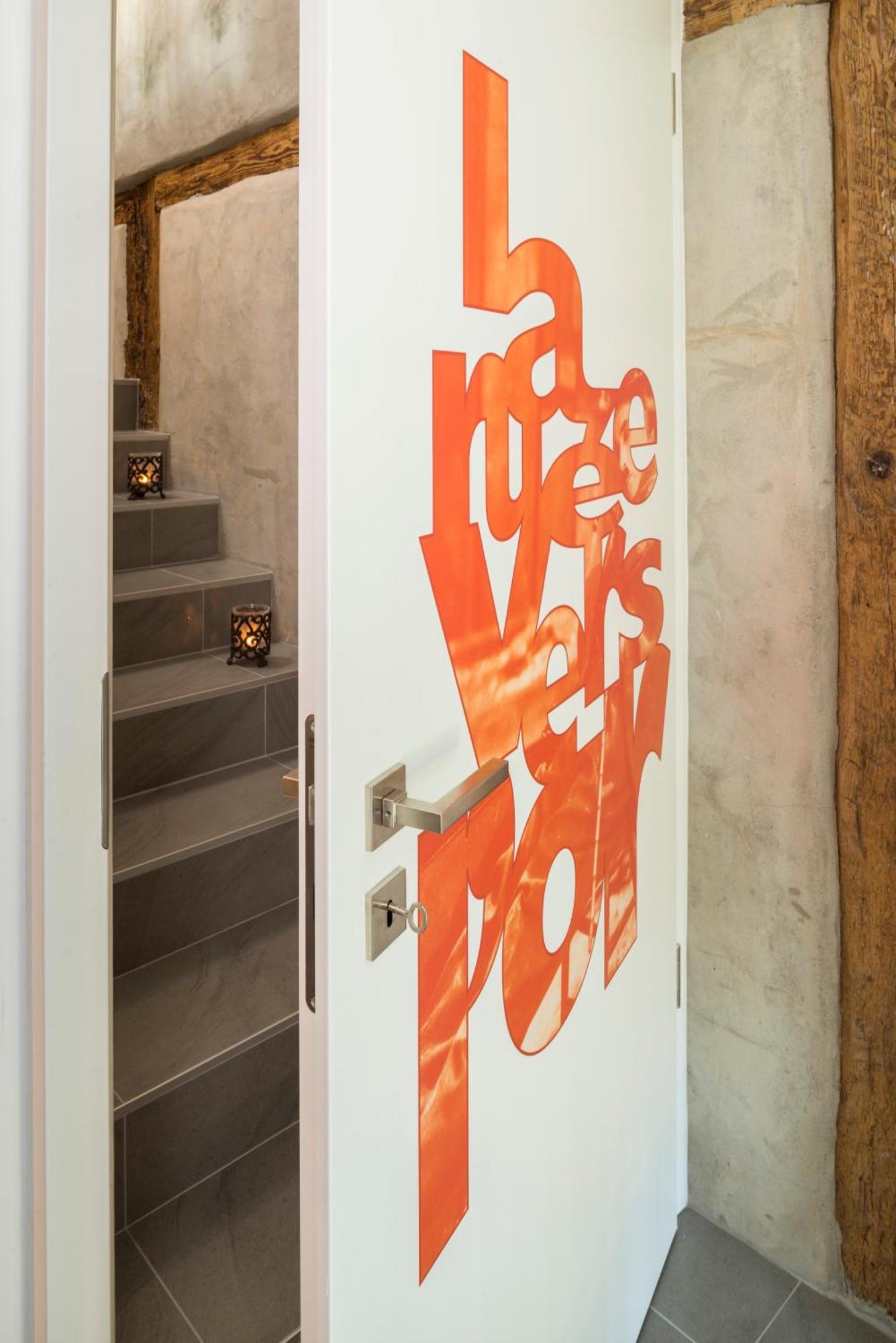 B&B 7E Art Vevey Rum bild